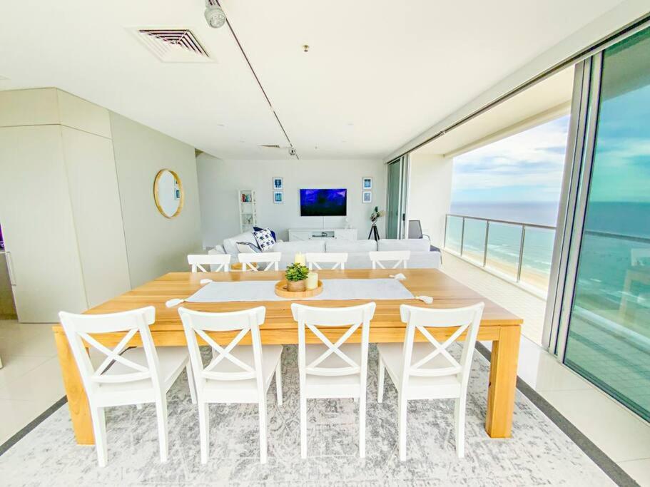 Air On Broadbeach Beachfront 2Level Stunning Apartment With 180 Degree Views Gold Coast Eksteriør billede