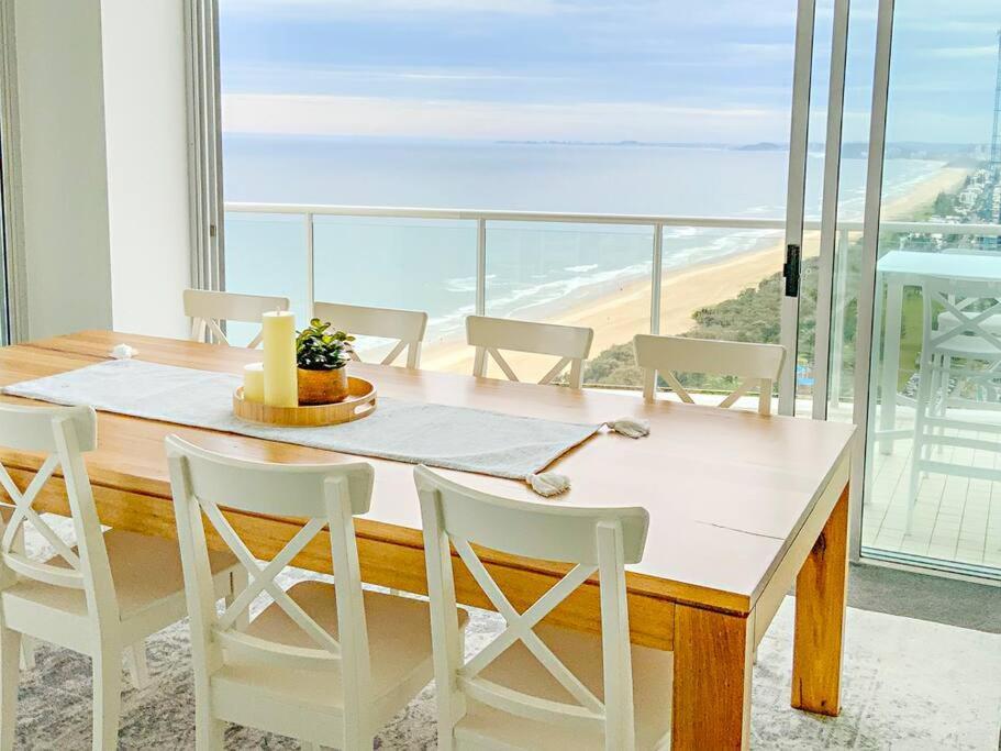 Air On Broadbeach Beachfront 2Level Stunning Apartment With 180 Degree Views Gold Coast Eksteriør billede