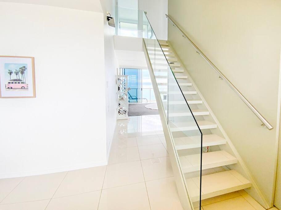 Air On Broadbeach Beachfront 2Level Stunning Apartment With 180 Degree Views Gold Coast Eksteriør billede